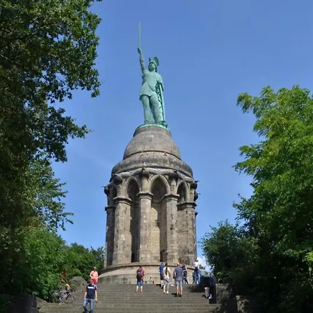 Im Teutoburger Wald Externsteine * Nieheim