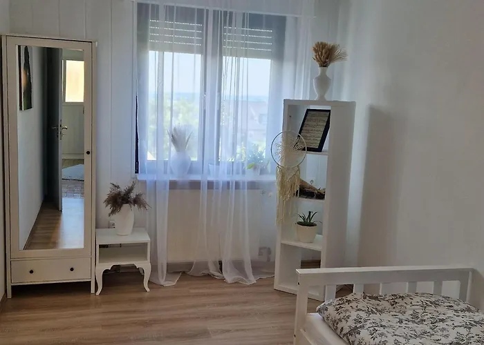 Im Teutoburger Wald Externsteine شقة *